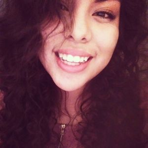 Meet your Posher, Valeria